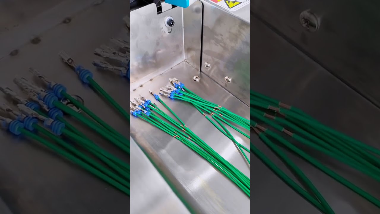 電動車並聯線束加工機：中段剝皮與防水栓插入自動化 #機器